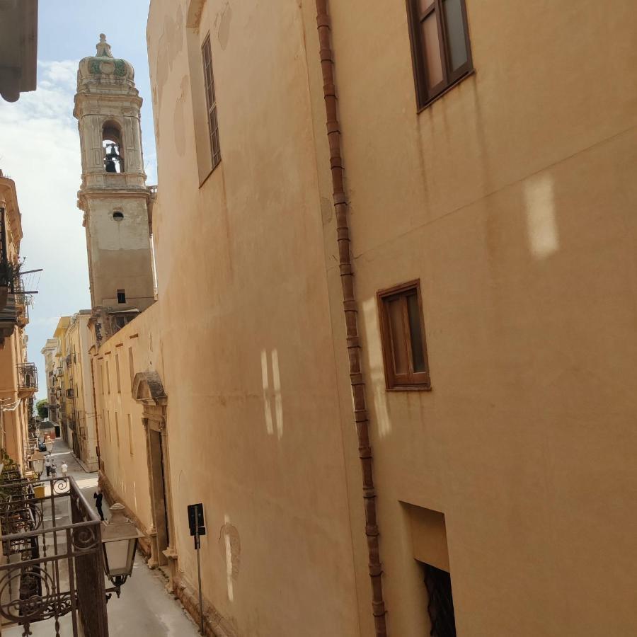 Carlo'S Rooms Trapani Esterno foto